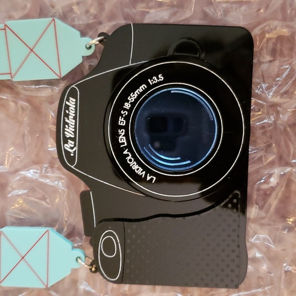 La Vidriola Snap Shot! Camera Necklace. Turquoise Straps. - Picture 3 of 10